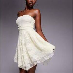 NWT Urban Outfitters Strapless Lace Dress